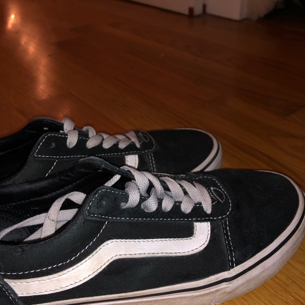 black vans!!